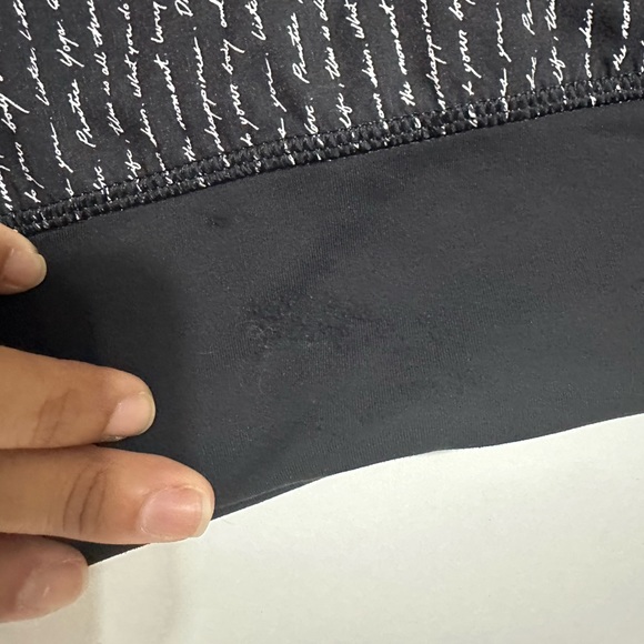 Lululemon Speed Up Low-Rise Lined Short 2.5" worn - Picture 7 of 7